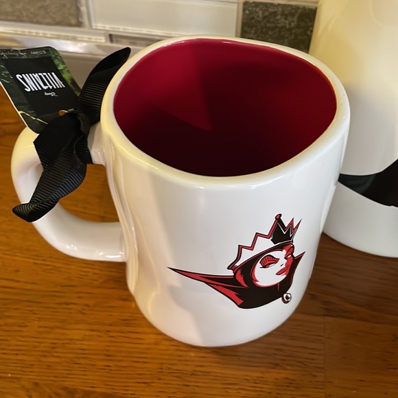 Rae Dunn Disney’s Snow white mug set with canister - Picture 3 of 5